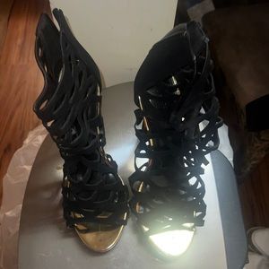 Black and gold heels just fab